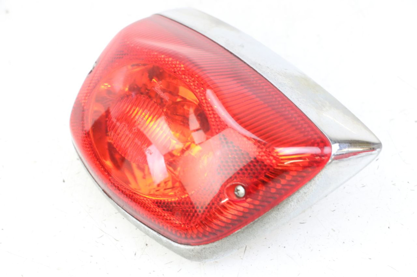 photo de LUZ TRASERA PIAGGIO VESPA LX 150 (2005 - 2013) - Estado de la superficie y material