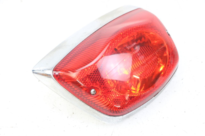 photo de LUZ TRASERA PIAGGIO VESPA LX 150 (2005 - 2013) - Recambio usado revisado