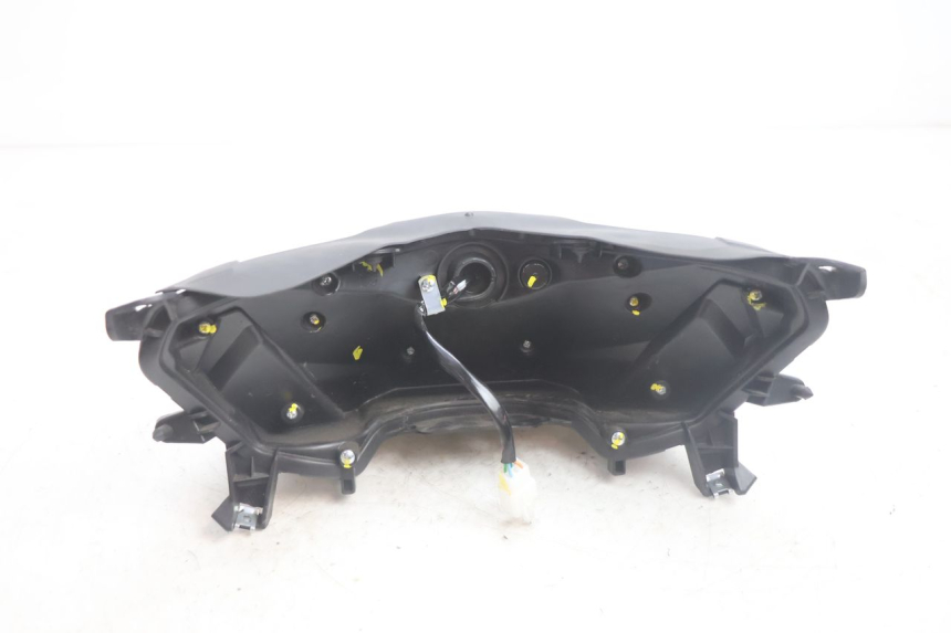 photo de LUZ TRASERA JM MOTORS R-MAX TECH 50 (2024 - 2026) - Primer plano técnico