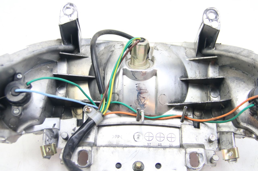 photo de FARO TRASERO TNT MOTOR ROMA 10' 4T 50 (2019 - 2022) - Vista general del producto