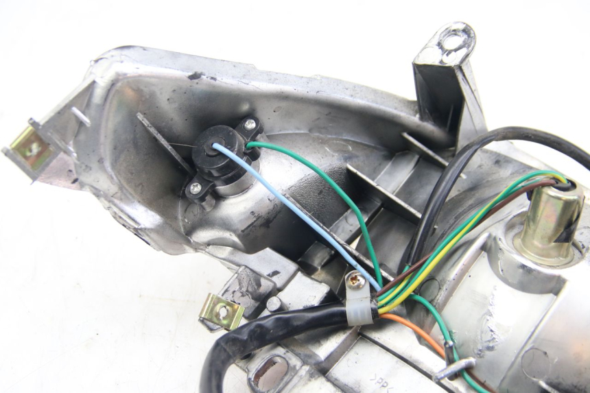 photo de FARO TRASERO TNT MOTOR ROMA 10' 4T 50 (2019 - 2022) - Estado de la superficie y material