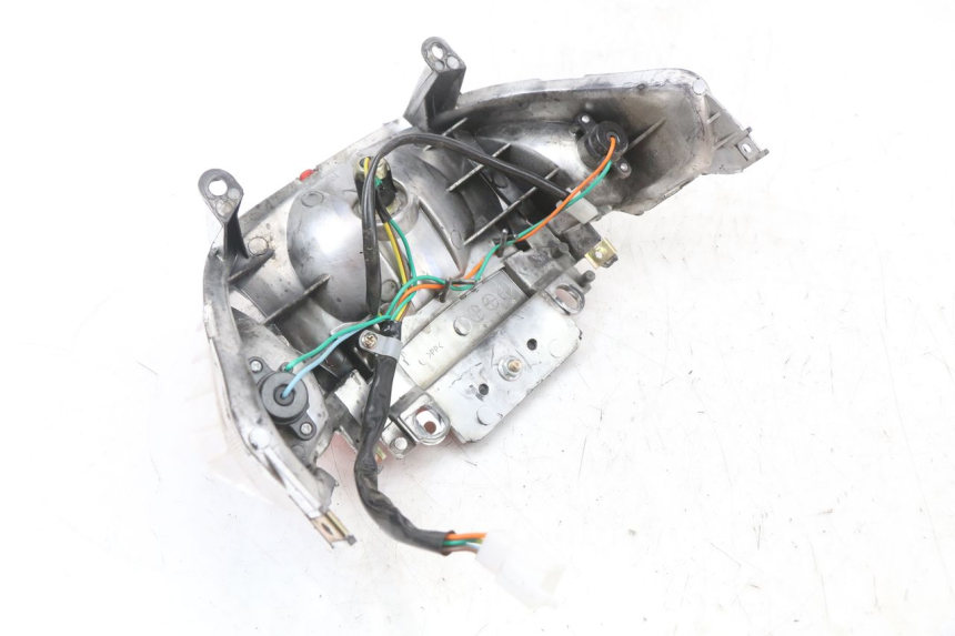 photo de FARO TRASERO TNT MOTOR ROMA 10' 4T 50 (2019 - 2022) - Primer plano técnico