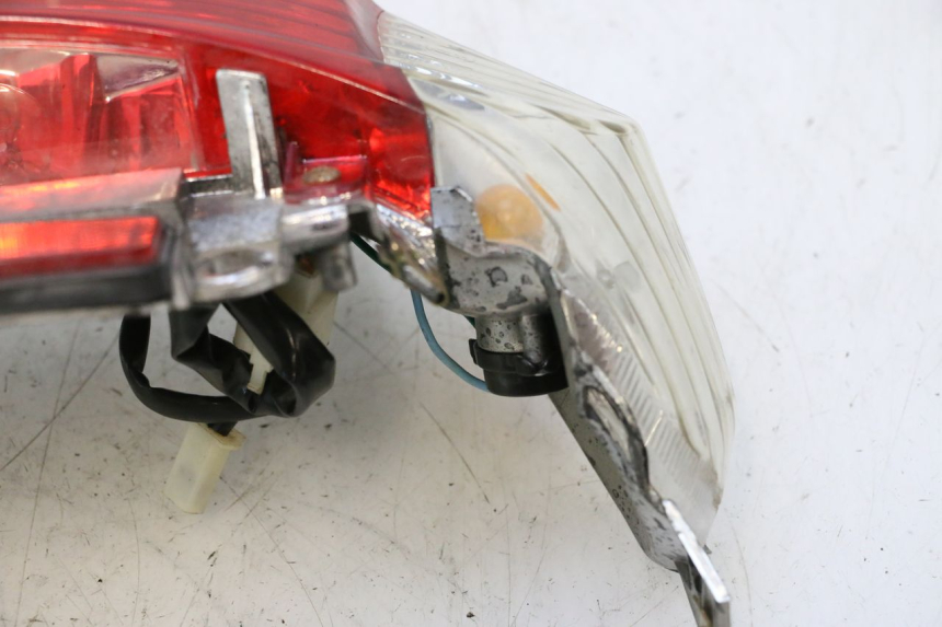 photo de LUZ TRASERA TNT MOTOR ROMA 12' 2T 50 (2007 - 2018) - Zoom sobre los componentes