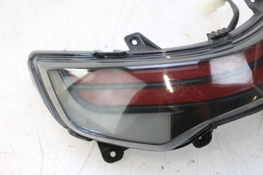 photo de LUZ TRASERA BAIKU SAKURA 1 (2021 - 2025) - Detalle de la pieza