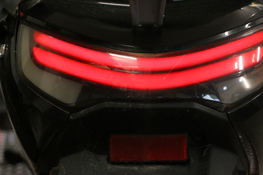 photo de LUZ TRASERA BAIKU SAKURA 1 (2021 - 2025) - Zoom estado de uso