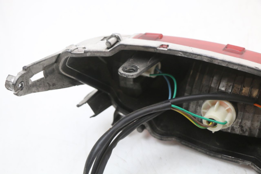 photo de LUZ TRASERA JM MOTORS SANTANA 50 (2014 - 2023) - Estado de la superficie y material