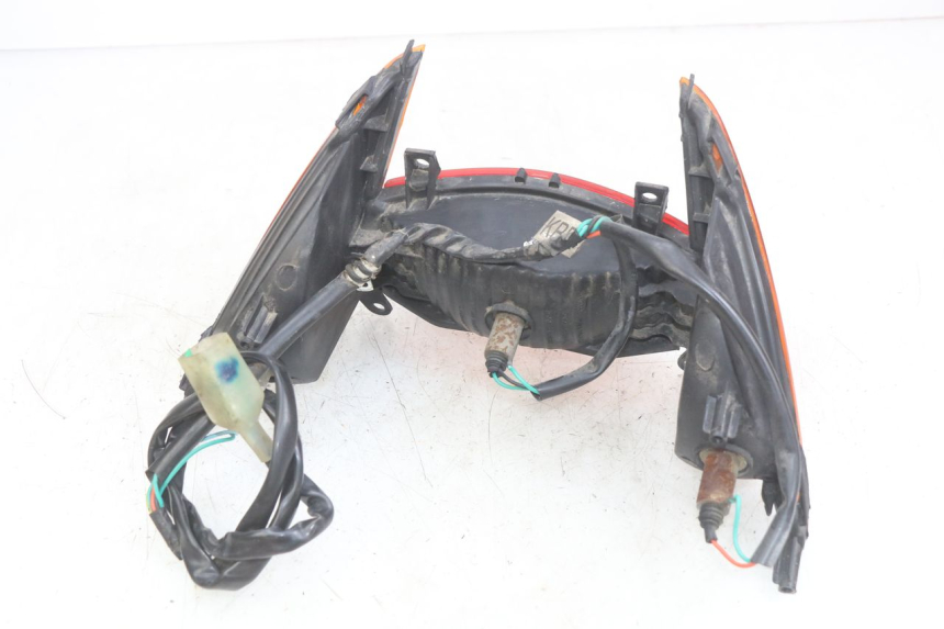 photo de LUZ TRASERA HONDA SCV LEAD 100 (2003 - 2007) - Primer plano técnico