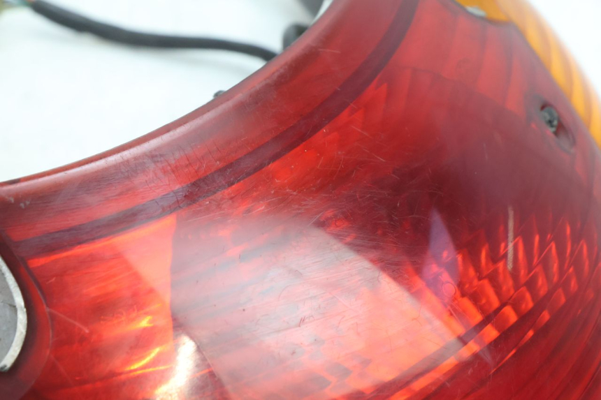 photo de LUZ TRASERA HONDA SH 125 (2001 - 2003) - Primer plano técnico