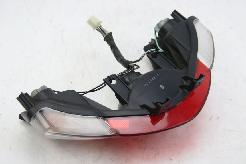 photo de LUZ TRASERA SUZUKI SIXTEEN 125 (2008 - 2010) - Detalle de la pieza