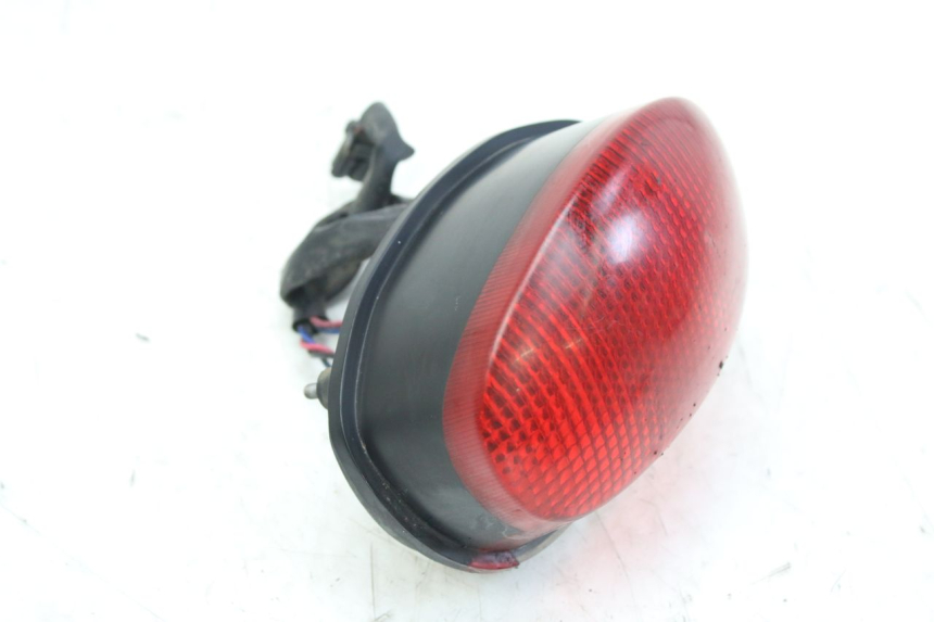 photo de LUZ TRASERA TRIUMPH SPRINT ST 955 (1999 - 2001) - Estado de la superficie y material