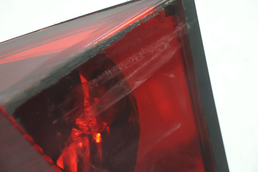 photo de LUZ TRASERA CAN-AM SPYDER RS 1000 (2008 - 2012) - Primer plano técnico