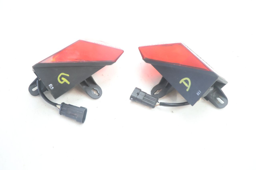photo de LUZ TRASERA CAN-AM SPYDER RS 1000 (2008 - 2012) - Estado de la superficie y material
