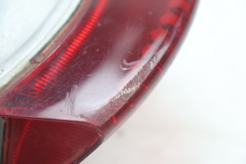 photo de LUZ TRASERA APRILIA SR 2T 50 (2012 - 2017) - Detalles de los puntos de fijación