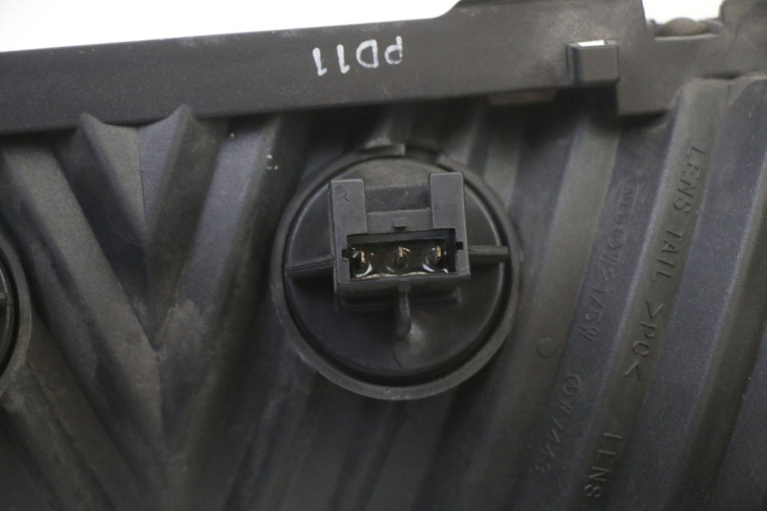 photo de LUZ TRASERA HONDA ST PAN EUROPEAN 1300 (2002 - 2013) - Estado de la superficie y material