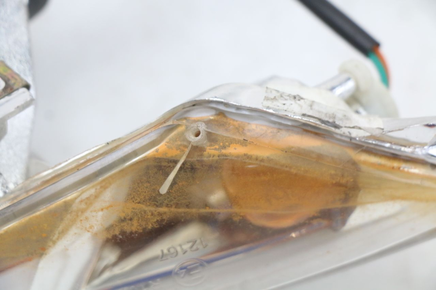 photo de LUZ TRASERA KYMCO SUPER 8 4T 50 (2018 - 2020) - Estado de la superficie y material