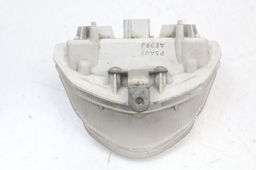 photo de LUZ TRASERA SUZUKI GSR 750 (2011 - 2017) - Primer plano técnico