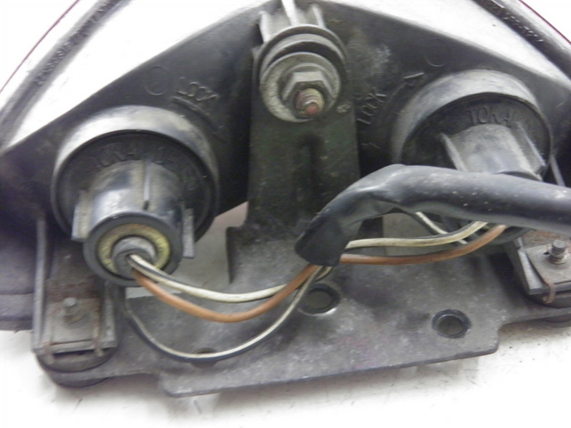 photo de LUZ TRASERA SUZUKI SV S 650 (1999 - 2002) - Otra perspectiva