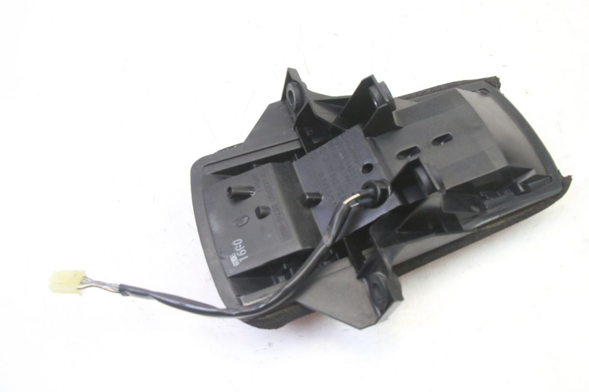 photo de LUZ TRASERA SUZUKI SV S 650 (2003 - 2009) - Primer plano técnico