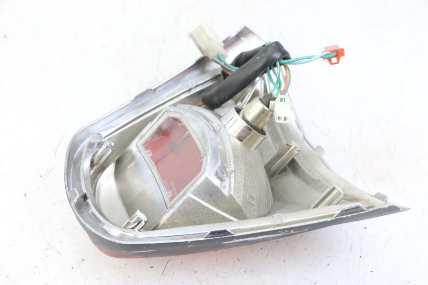 photo de LUZ TRASERA SYM FIDDLE 3 III 50 (2014 - 2020) - Otra perspectiva