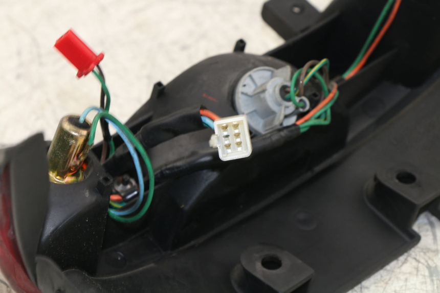 photo de LUZ TRASERA SYM JOYRIDE 125 (2002 - 2009) - Zoom estado de uso