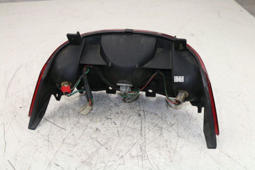 photo de LUZ TRASERA SYM JOYRIDE 125 (2002 - 2009) - Detalles de los puntos de fijación