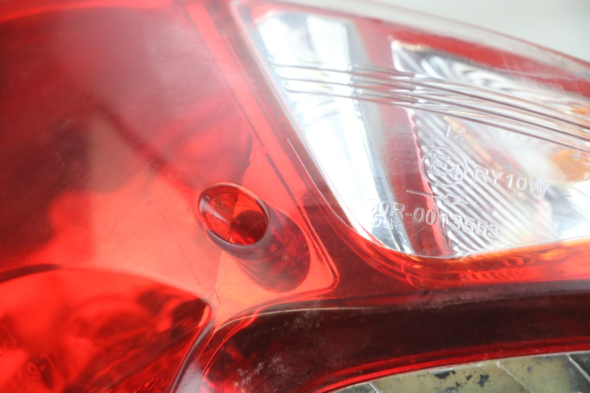 photo de LUZ TRASERA SYM SYMPHONY 125 (2009 - 2015) - Zoom estado de uso