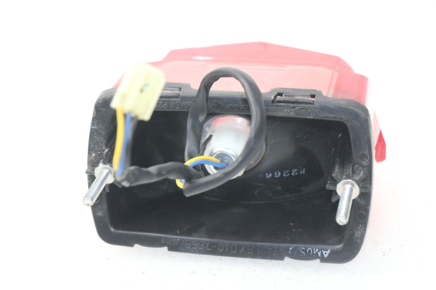 photo de LUZ TRASERA YAMAHA TDM ABS 900 (2002 - 2014) - Primer plano técnico