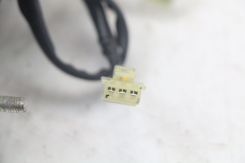 photo de LUZ TRASERA YAMAHA TDM ABS 900 (2002 - 2014) - Estado de la superficie y material