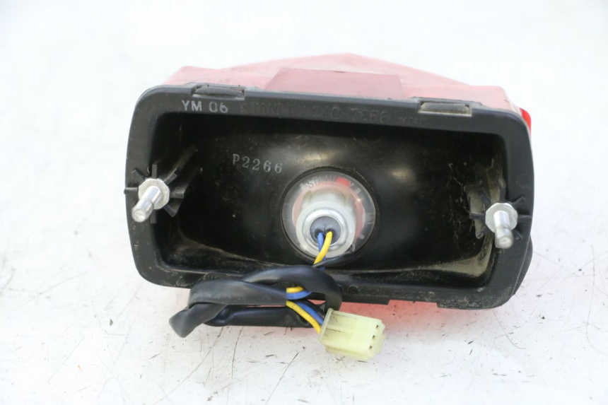 photo de LUZ TRASERA YAMAHA TDM ABS 900 (2002 - 2014) - Primer plano técnico