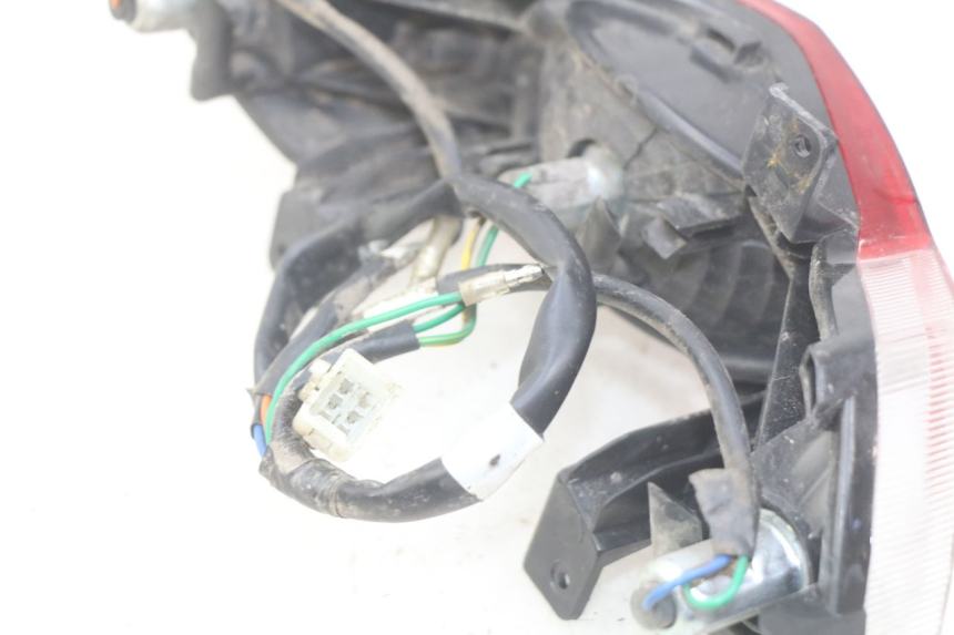 photo de LUZ TRASERA PEUGEOT TWEET 4T 50 (2010 - 2014) - Zoom estado de uso