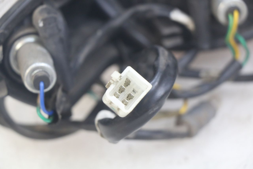 photo de LUZ TRASERA PEUGEOT TWEET 4T 50 (2018 - 2022) - Primer plano técnico