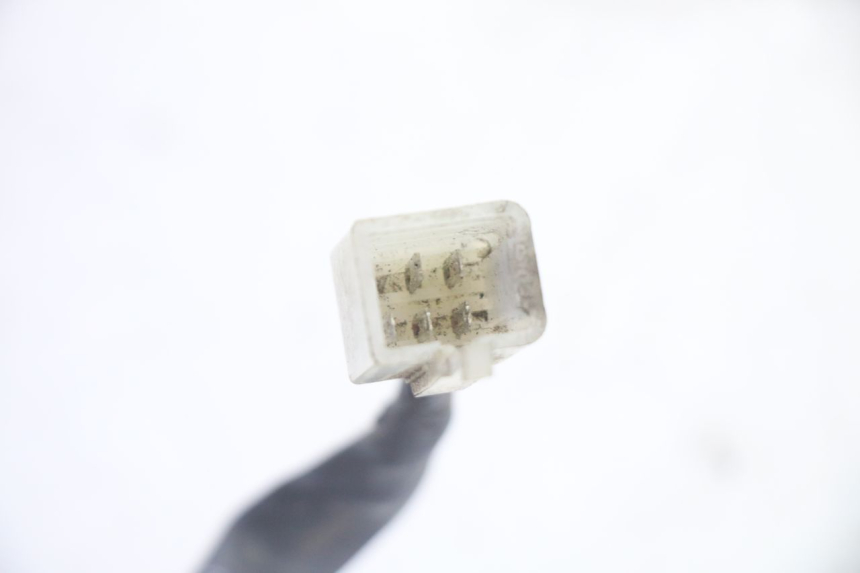 photo de LUZ TRASERA PEUGEOT TWEET 4T 50 (2018 - 2022) - Estado de la superficie y material