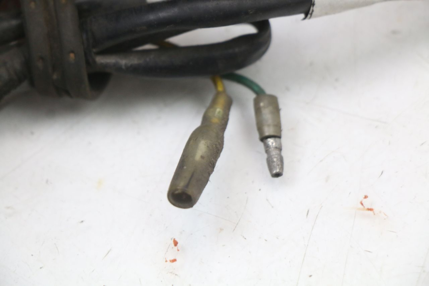 photo de LUZ TRASERA PEUGEOT TWEET 125 (2018 - 2021) - Estado de la superficie y material