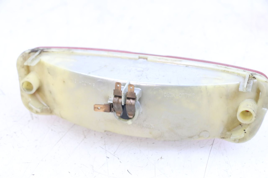 photo de FARO TRASERO PIAGGIO TYPHOON 80 (1994 - 1997) - Primer plano técnico