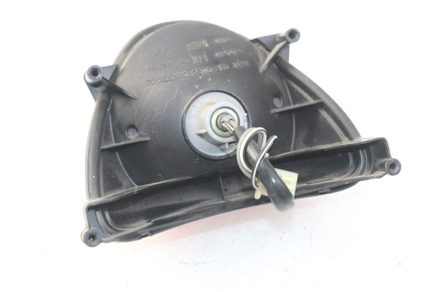 photo de LUZ TRASERA SUZUKI UC EPICURO 125 (1999 - 2003) - Primer plano técnico