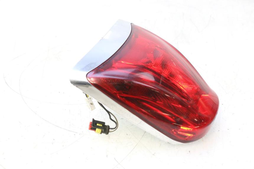 photo de LUZ TRASERA PIAGGIO VESPA PRIMAVERA 2T 50 (2013 - 2018) - Detalle de la pieza