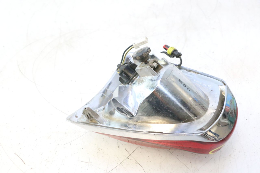 photo de LUZ TRASERA PIAGGIO VESPA PRIMAVERA 2T 50 (2013 - 2018) - Otra vista del artículo