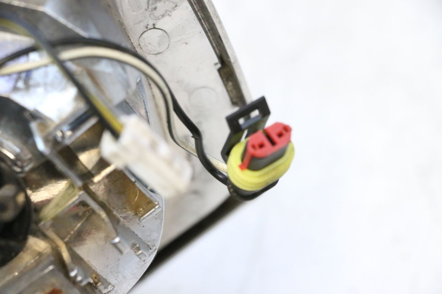 photo de LUZ TRASERA PIAGGIO VESPA PRIMAVERA 2T 50 (2013 - 2018) - Características distintivas