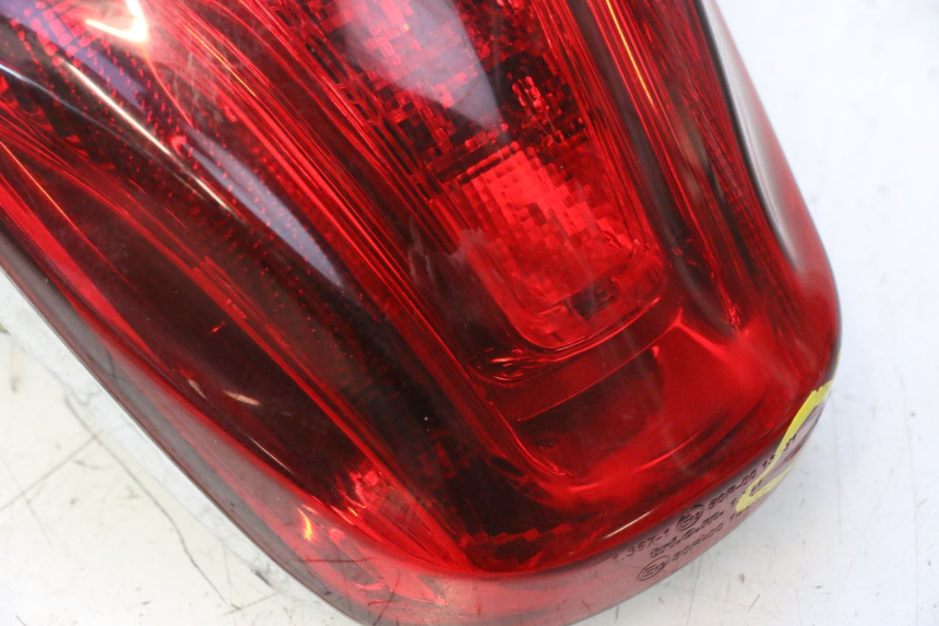 photo de LUZ TRASERA PIAGGIO VESPA PRIMAVERA 2T 50 (2013 - 2018) - Primer plano de alta resolución