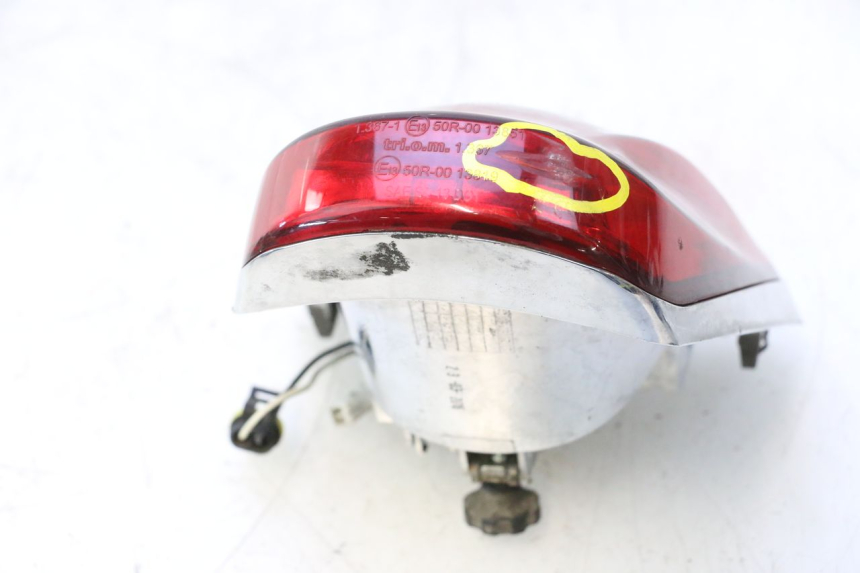photo de LUZ TRASERA PIAGGIO VESPA PRIMAVERA 2T 50 (2013 - 2018) - Foto de producto adicional