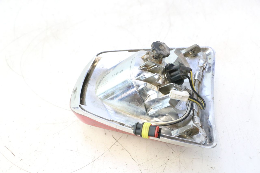 photo de LUZ TRASERA PIAGGIO VESPA PRIMAVERA 2T 50 (2013 - 2018) - Recambio usado revisado