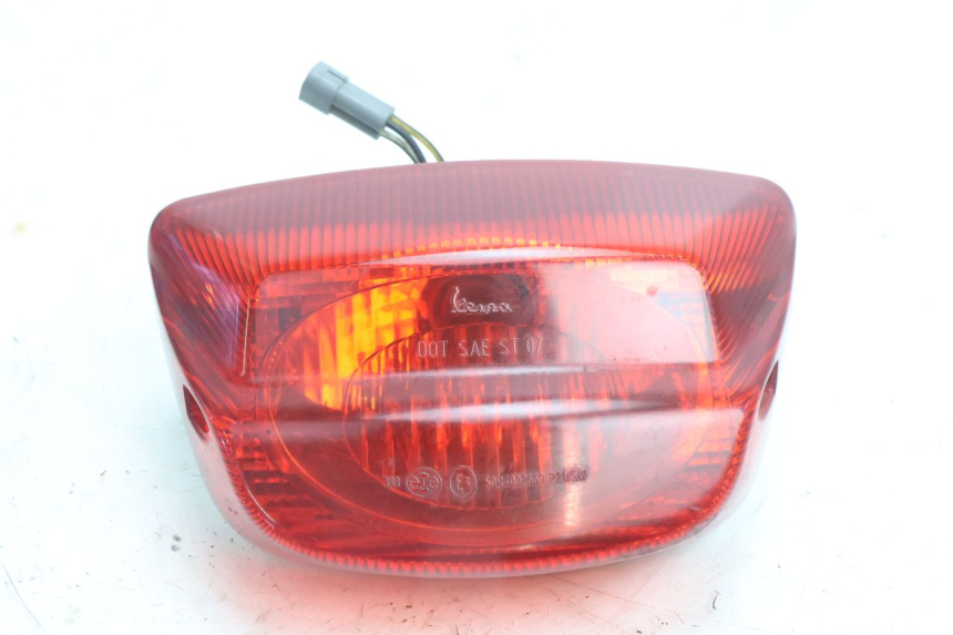 photo de LUZ TRASERA PIAGGIO VESPA S 2T 50 (2007 - 2014) - Detalle de la pieza