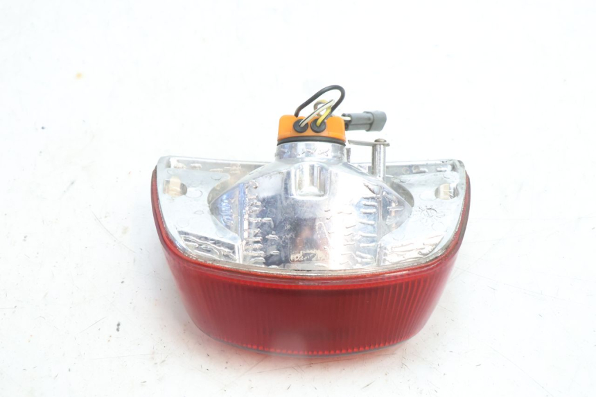 photo de LUZ TRASERA PIAGGIO VESPA S 2T 50 (2007 - 2014) - Detalles de los puntos de fijación