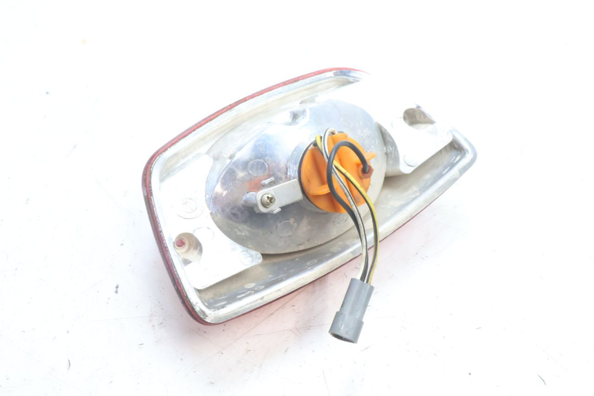 photo de LUZ TRASERA PIAGGIO VESPA S 2T 50 (2007 - 2014) - Estado de la superficie y material