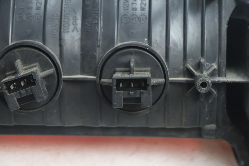 photo de LUZ TRASERA HONDA VFR FI RC46 800 (1998 - 2001) - Otra vista del artículo