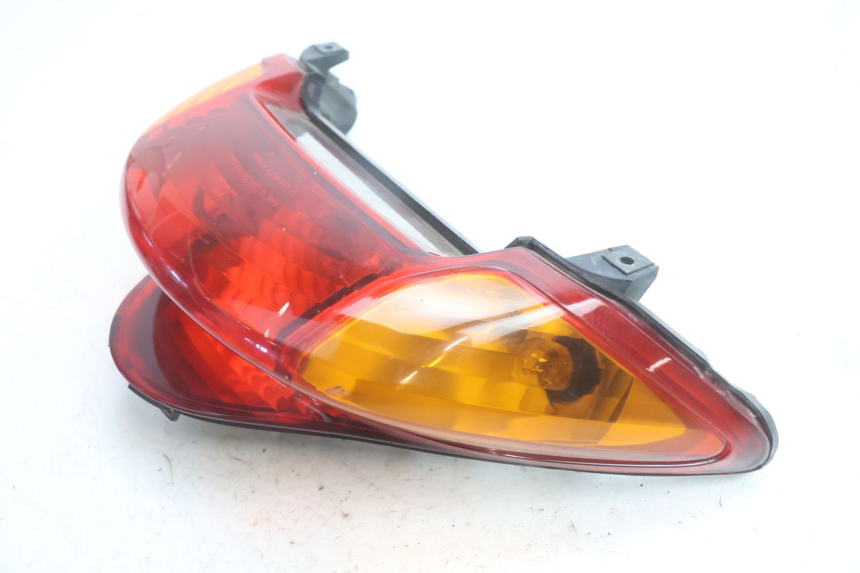 photo de LUZ TRASERA HONDA VFR FI RC46 800 (1998 - 2001) - Primer plano técnico