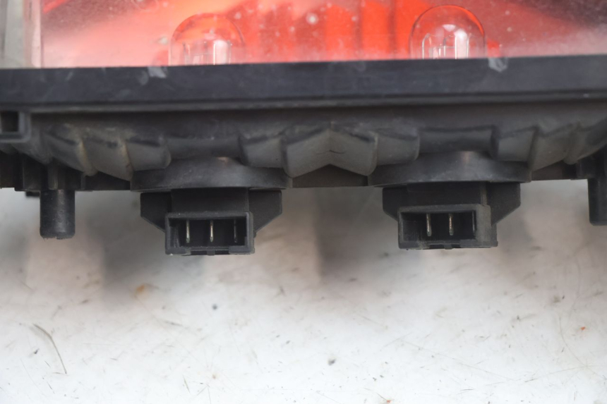 photo de LUZ TRASERA HONDA VFR FI RC46 800 (1998 - 2001) - Detalles de los puntos de fijación
