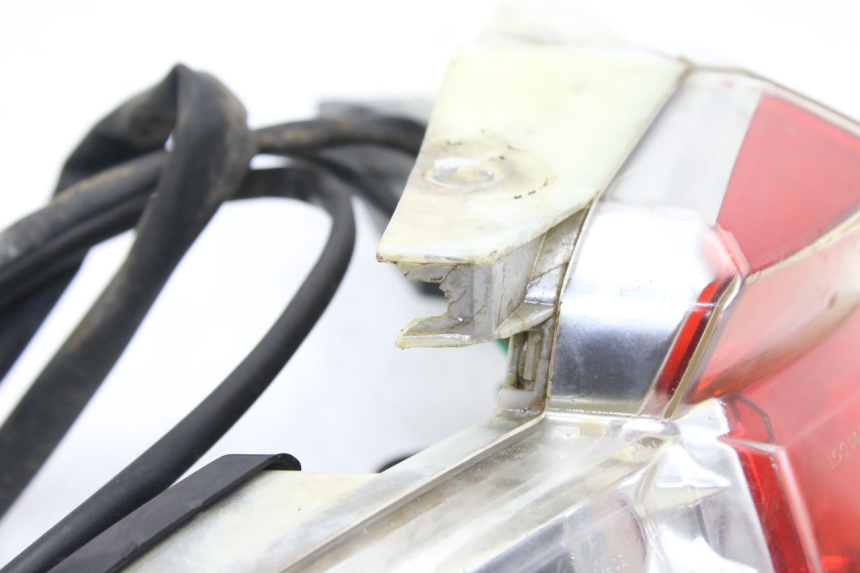 photo de LUZ TRASERA EUROCKA VIRTUALITY GT 4T 50 (2011 - 2017) - Estado de la superficie y material