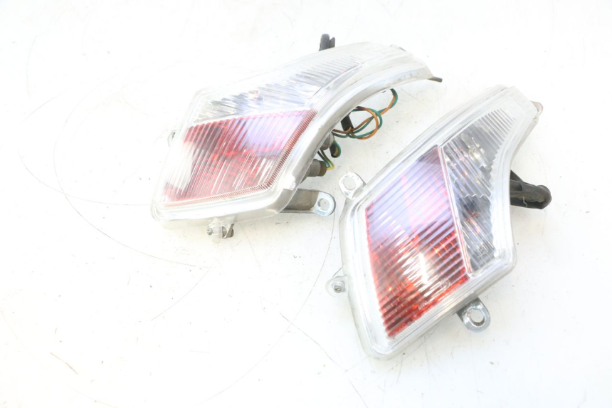 photo de FARO TRASERO PEUGEOT VIVACITY NEW 2T 50 (2008 - 2017) - Primer plano de alta resolución