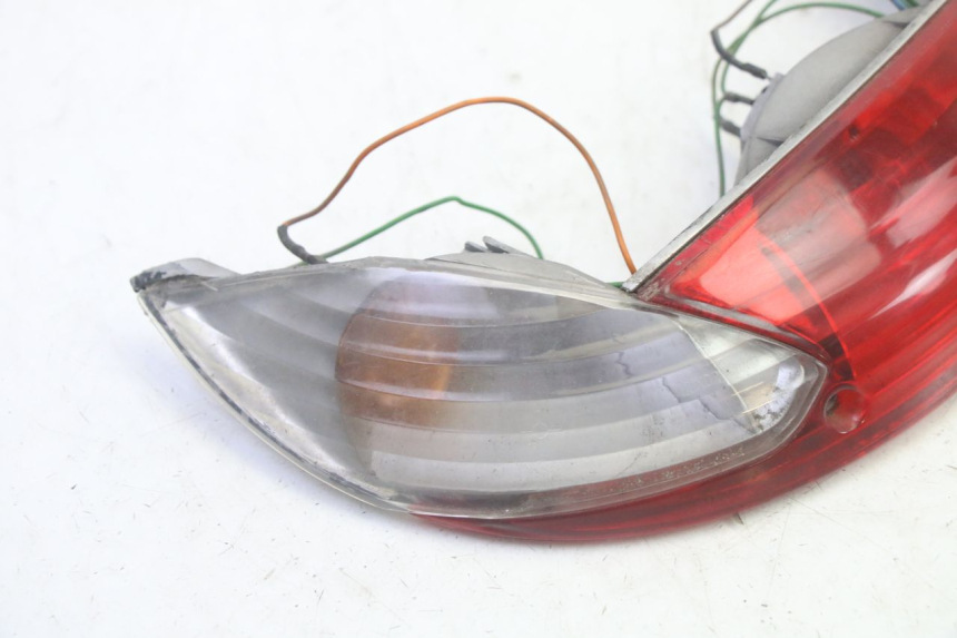 photo de LUZ TRASERA PEUGEOT VIVACITY 100 (1999 - 2008) - Zoom estado de uso